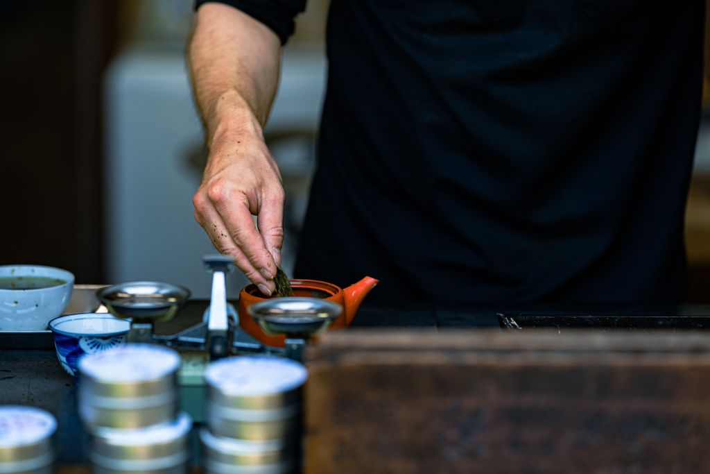 茶葉のテイスティング